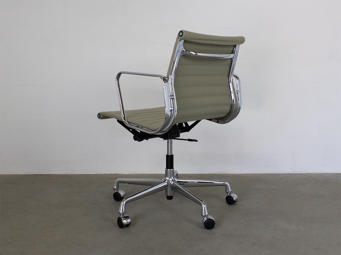 Eames EA 117 Hopsak Vitra ivory forest 4