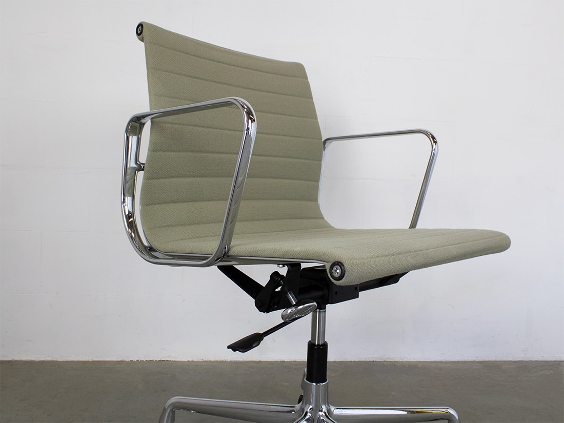 Eames EA 117 Hopsak Vitra ivory forest 6