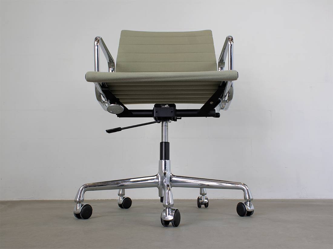 Eames EA 117 Hopsak Vitra ivory forest 9