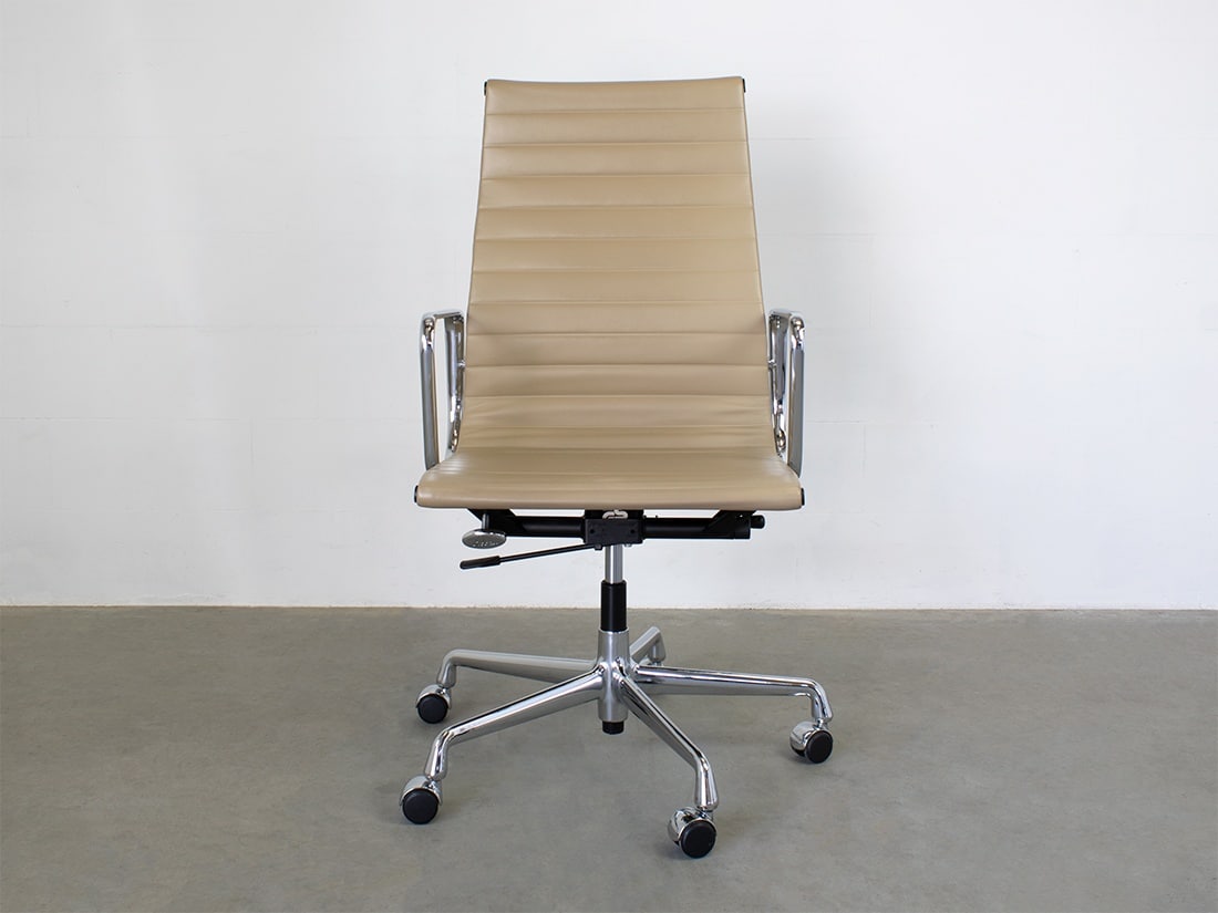 Eames EA 119 Vitra cream 1