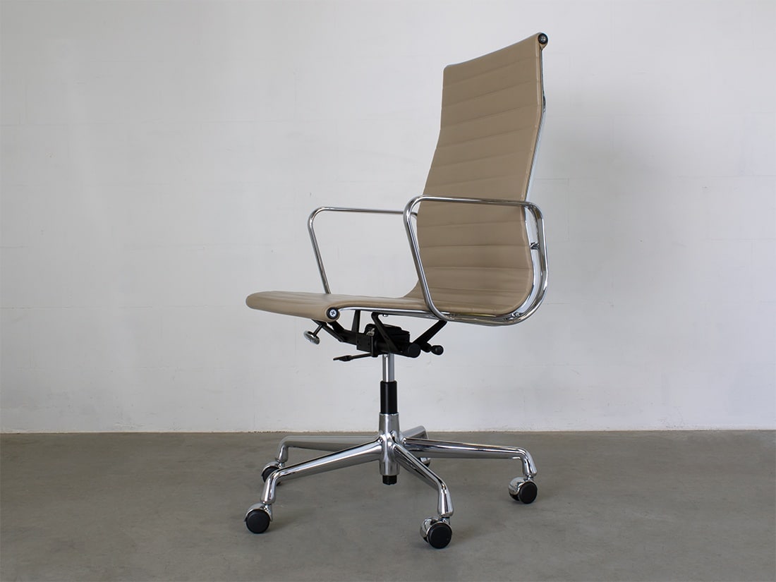 Eames EA 119 Vitra cream 2