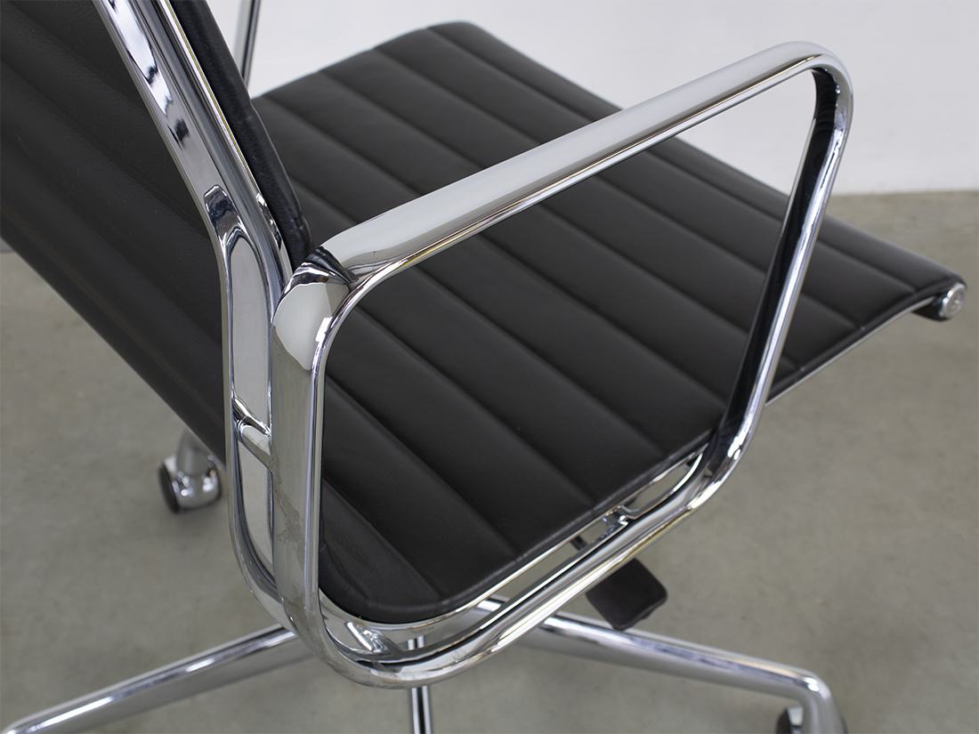 Eames EA 119 Vitra zwart 6