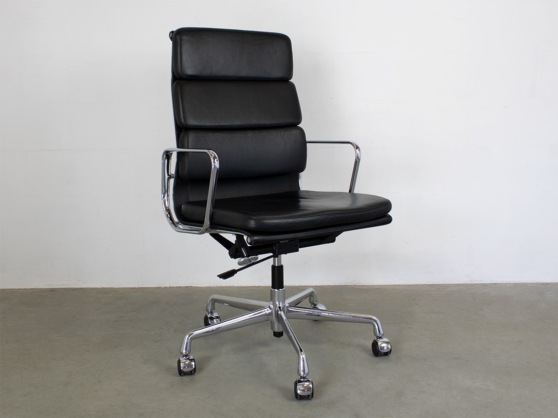 Eames EA 219 zwart padded 5