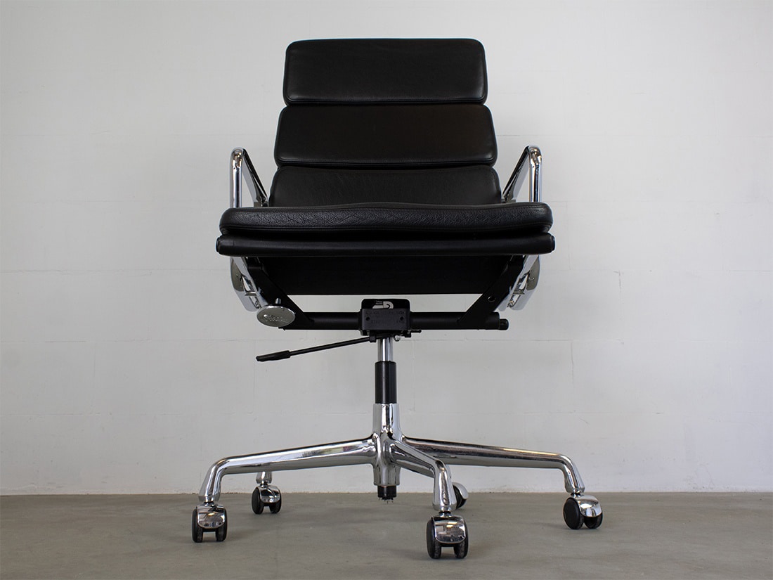 Eames EA 219 zwart padded 9