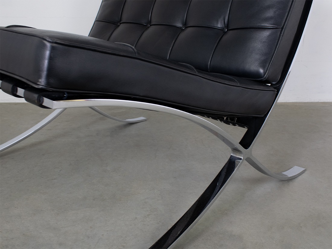 Knoll Barcelona Chair Ludwig Mies van der Rohe 6