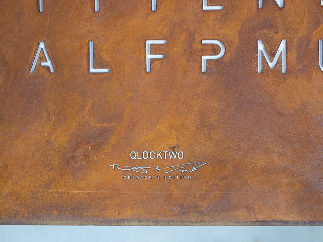 Qlocktwo Classic Creators Edition Biegert Funk Rust 4