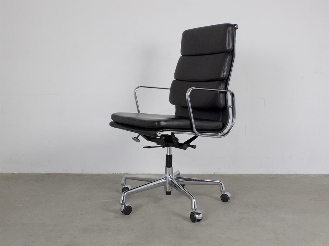 Eames EA 219 zwart leer AZ 1