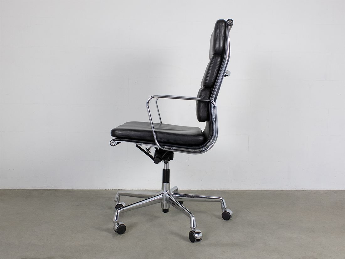 Eames EA 219 zwart leer AZ 3