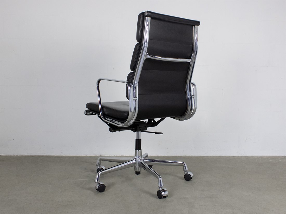 Eames EA 219 zwart leer AZ 4