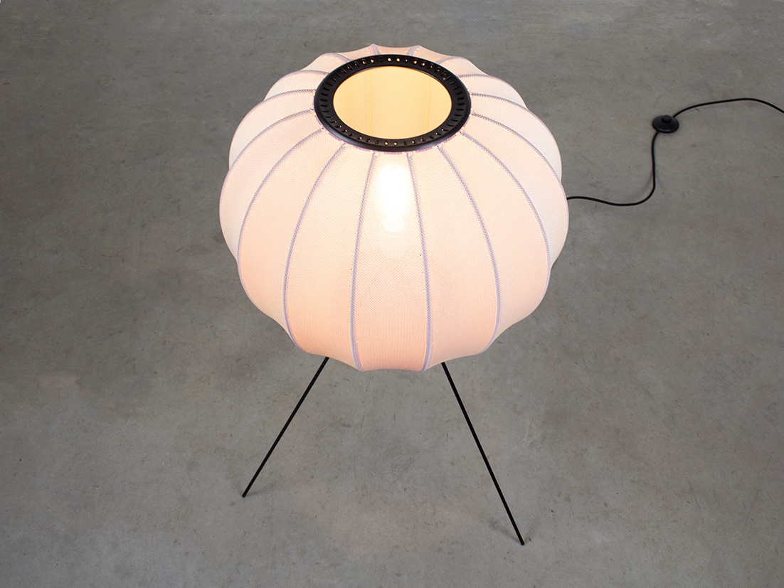 Made By Hand knit KW60 floor lamp Iskos Berlin 3