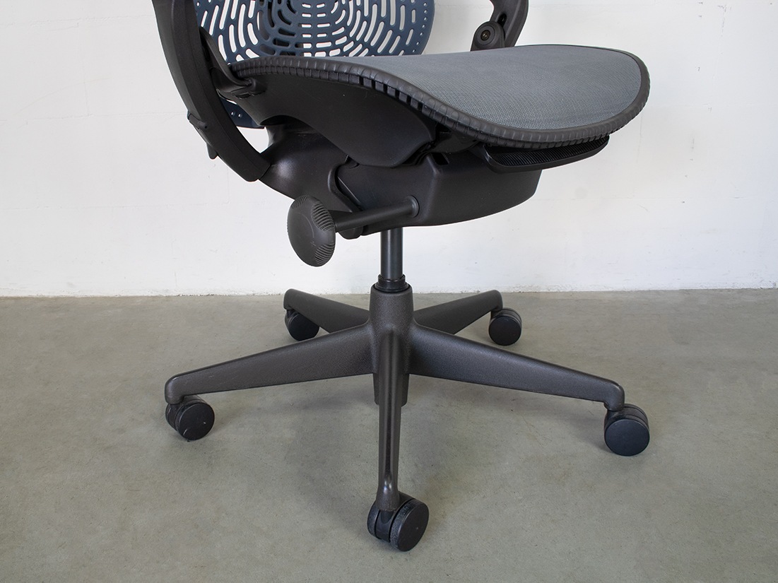 Herman Miller Mirra 1 bureaustoel Grijs Antraciet 10