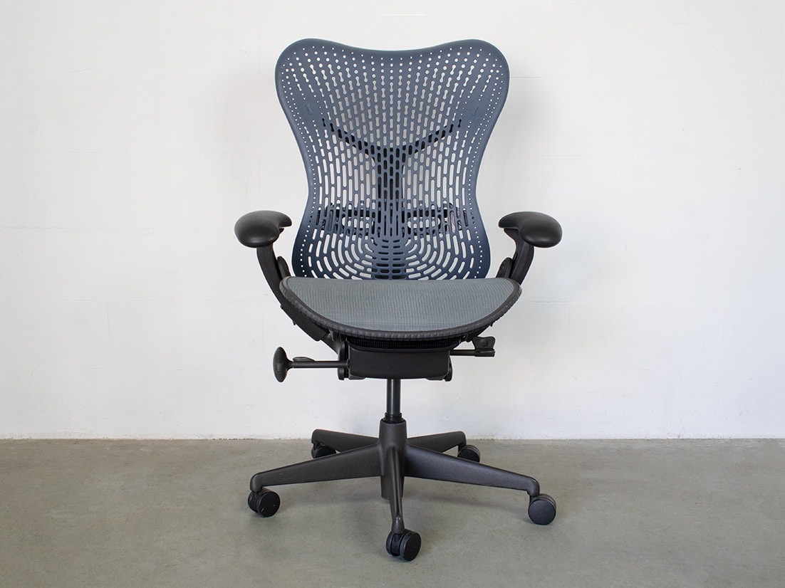Herman Miller Mirra 1 bureaustoel Grijs Antraciet 2