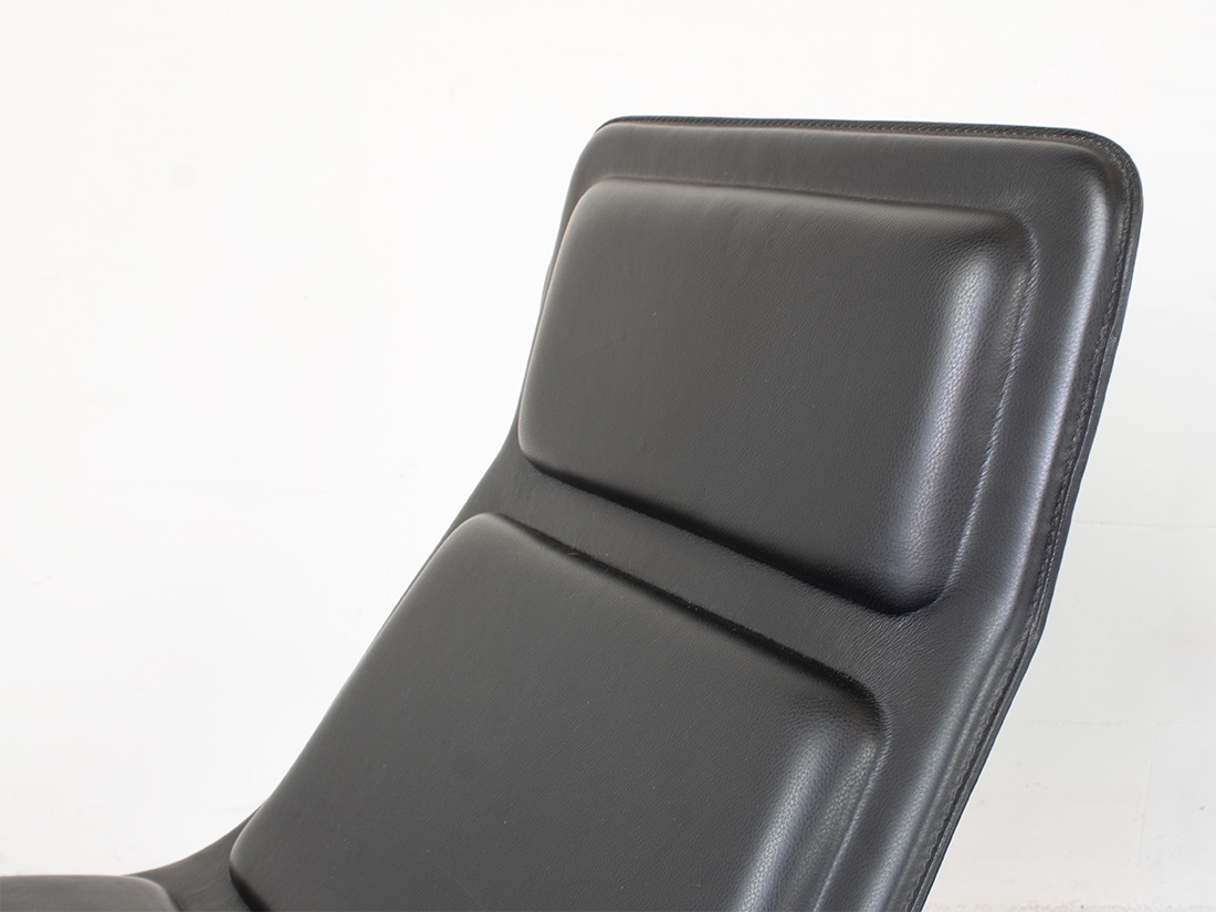Cappellini Jasper Morrison low pad fauteuil zwart 6
