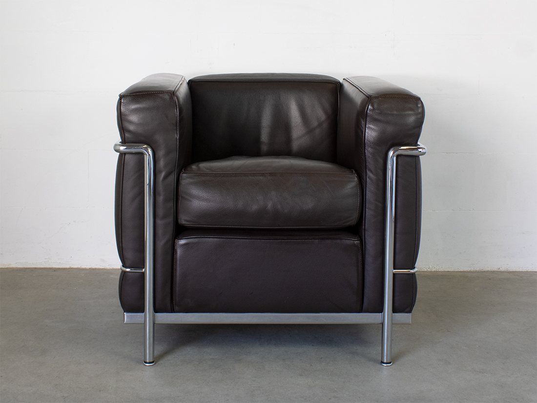 Cassina Le Corbusier LC2 fauteuil bruin 4