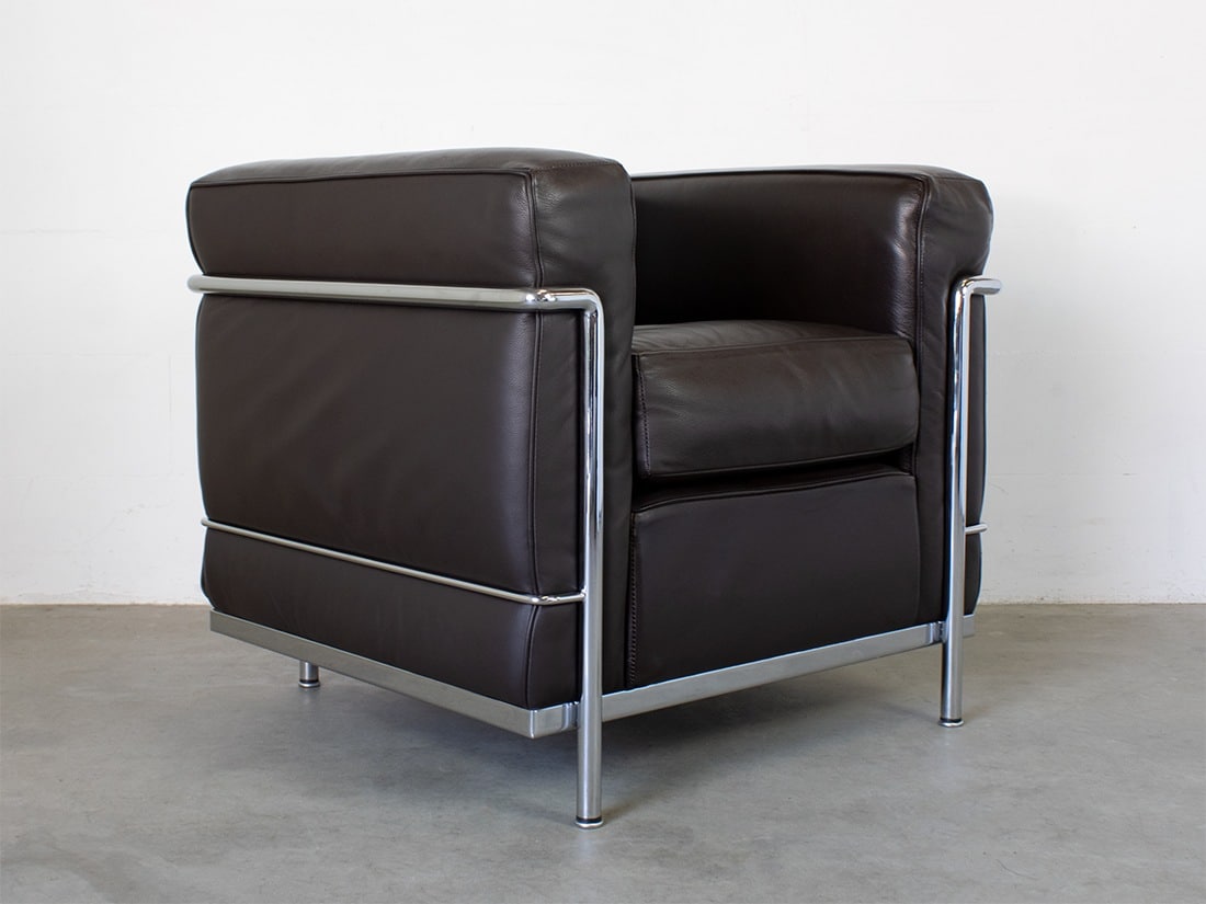 Cassina Le Corbusier LC2 fauteuil bruin 5