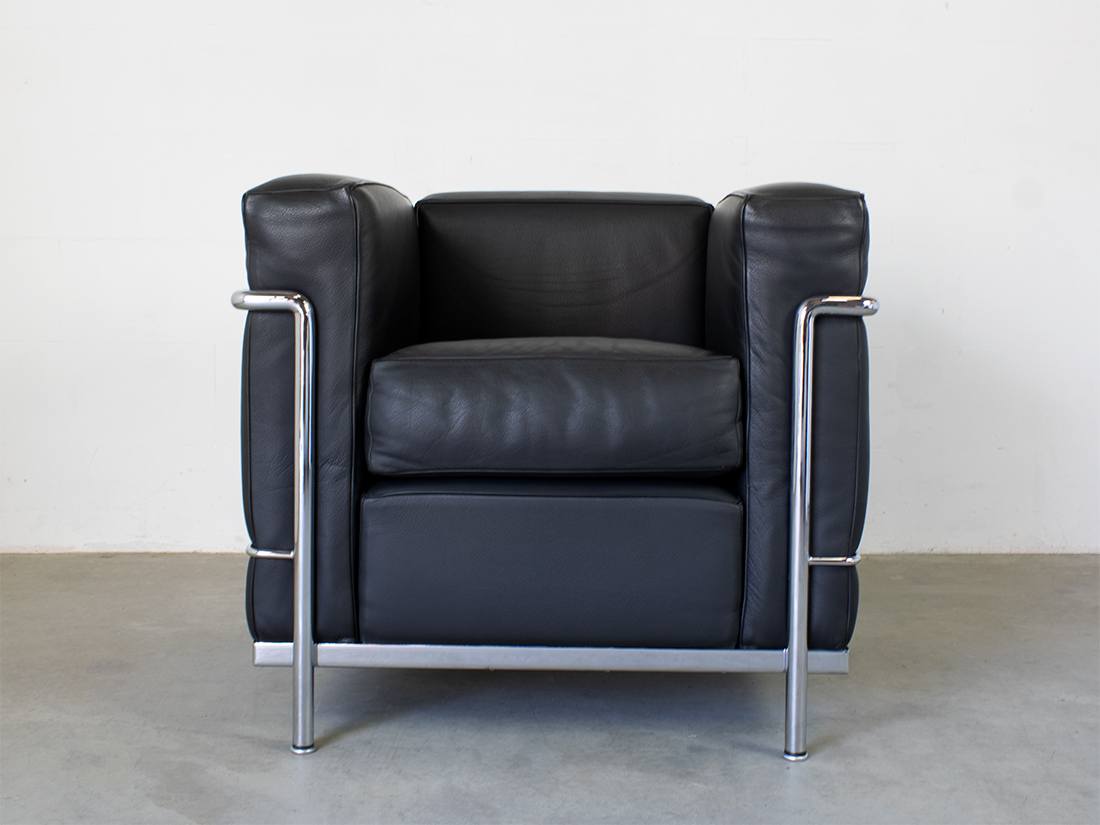 Cassina Le Corbusier LC2 fauteuil zwart 2