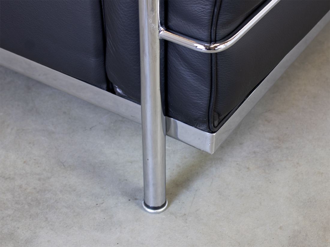 Cassina Le Corbusier LC2 fauteuil zwart 8