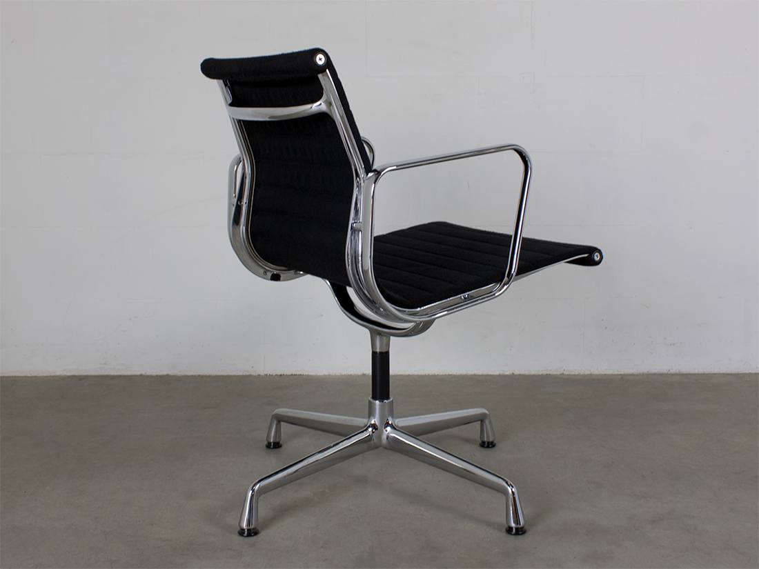 Vitra Eames EA 107 hopsak zwart 7