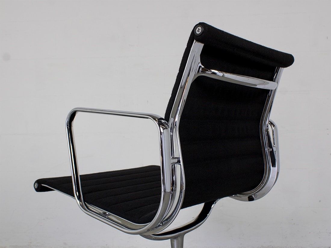 Vitra Eames EA 107 hopsak zwart 9a