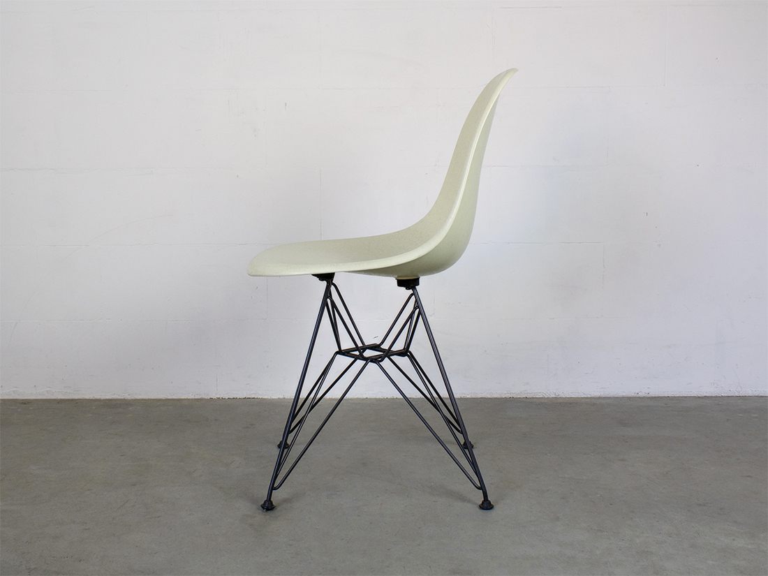 Eames DSR draadonderstel parchment 2