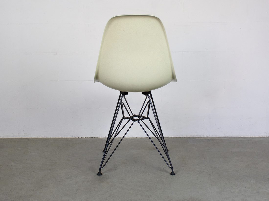 Eames DSR draadonderstel parchment 4