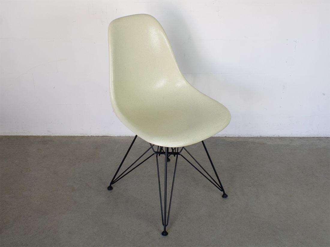 Eames DSR draadonderstel parchment 5