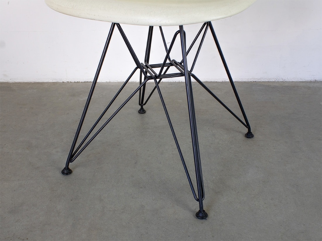 Eames DSR draadonderstel parchment 7