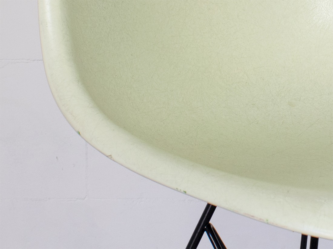 Eames DSR draadonderstel parchment 8