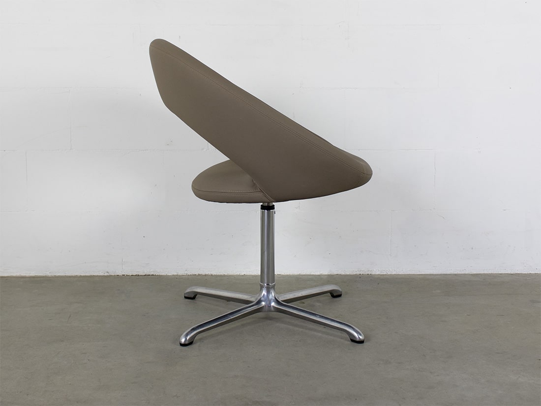 Artifort Nina Stoel Taupe Rene Holten 3